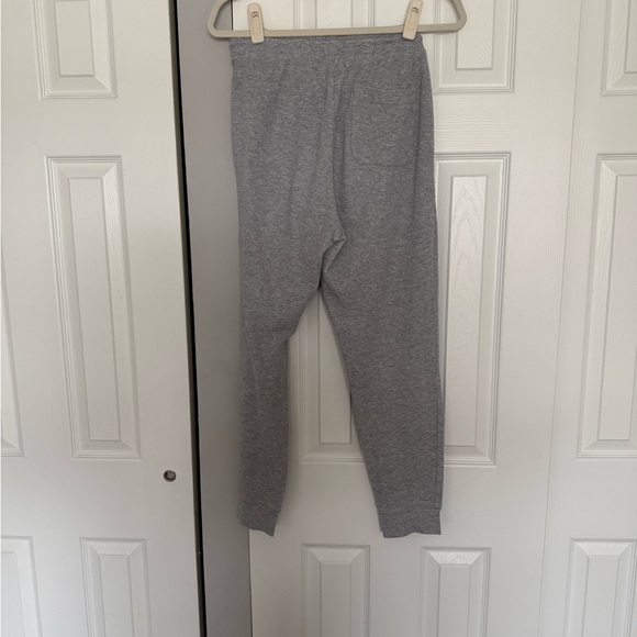 Aritzia Sunday Best Gray Women's Thermal Jogger Pants - Picture 4 of 4
